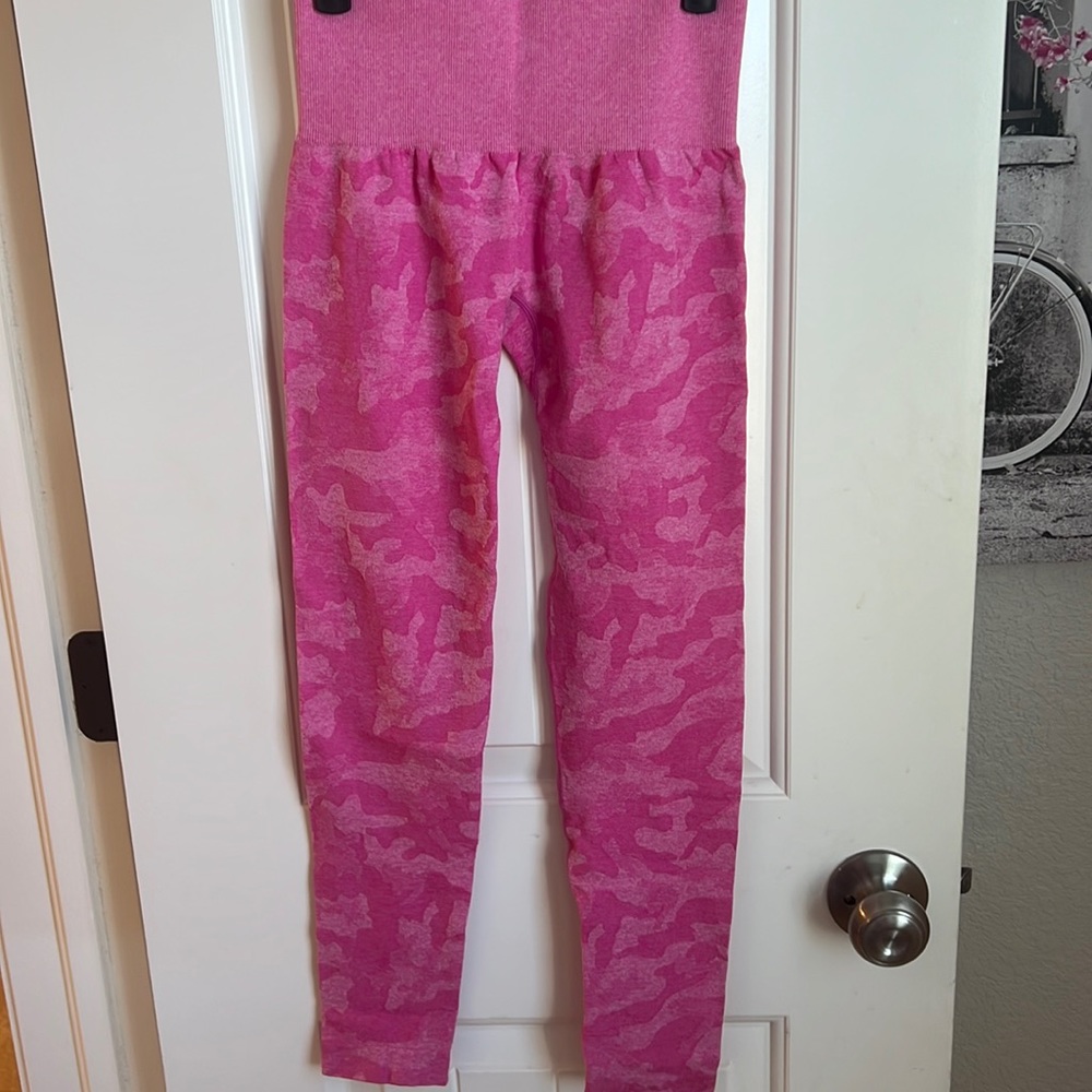 NVGTN camo leggings